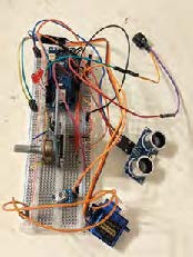 Photo of the electronic circuit on breadboard