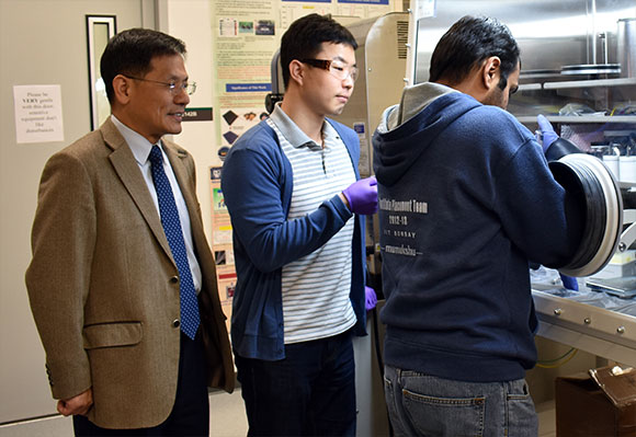 Dr. Wonbong Choi with graduate students in the lab